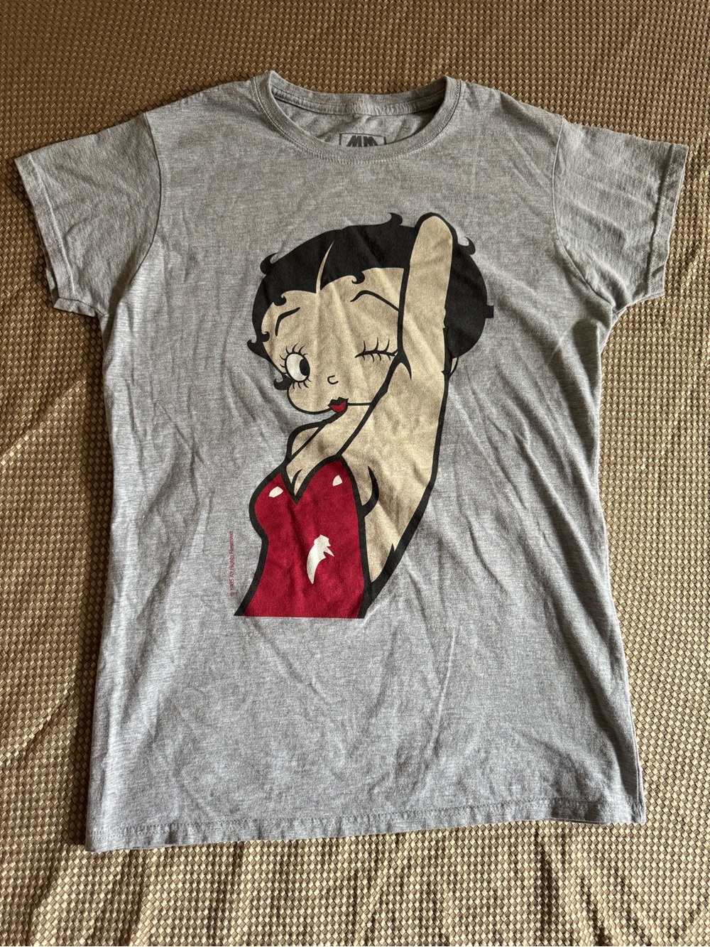 Vintage Style Betty Boop Graphic Tee Grey Size L Winking Red Dress Y2K